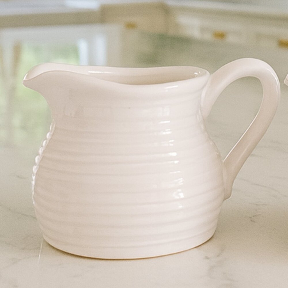NWT Set of 2 White French Country Style Textured Creamers Jugs Pitchers - Picture 3 of 13